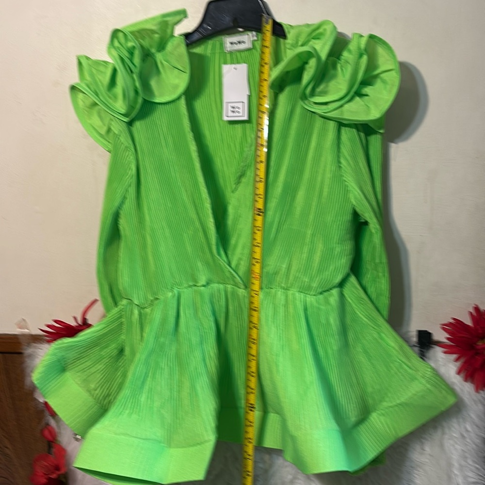 Wo Wo Ruffle Top - Picture 5 of 13